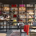 Moxy Amsterdam Schiphol Airport