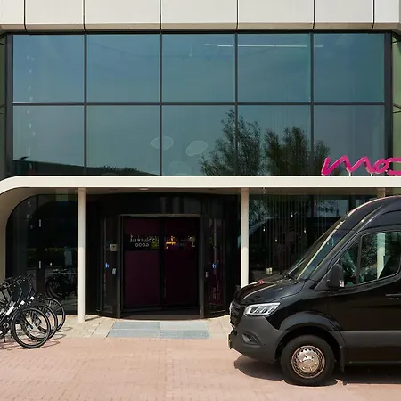 Moxy Amsterdam Schiphol Airport Hotel 4*