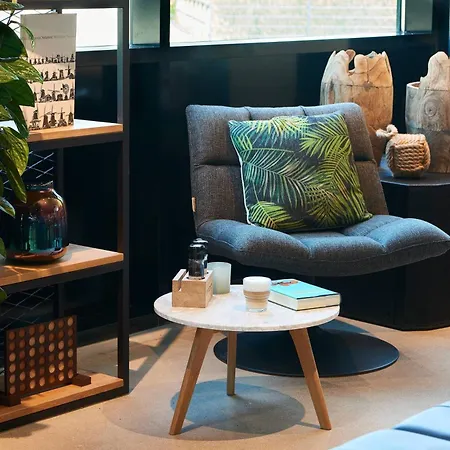 Moxy Amsterdam Schiphol Airport