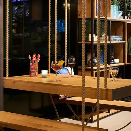 Moxy Amsterdam Schiphol Airport Hotel Hoofddorp