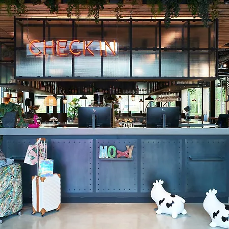 Moxy Amsterdam Schiphol Airport Szálloda Hoofddorp
