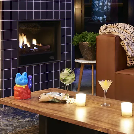 Moxy Amsterdam Schiphol Airport
