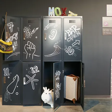 Moxy Amsterdam Schiphol Airport