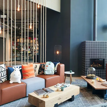 Moxy Amsterdam Schiphol Airport