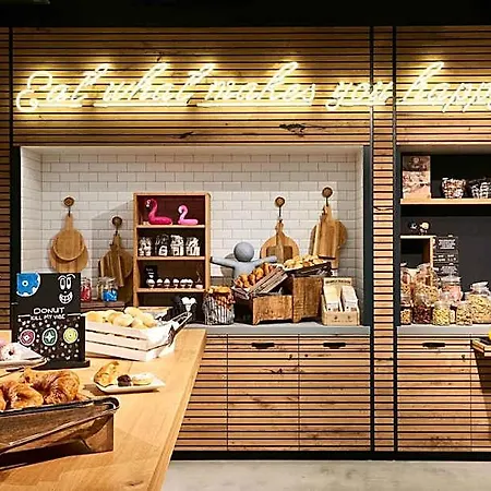 Moxy Amsterdam Schiphol Airport Szálloda