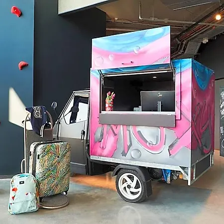 Moxy Amsterdam Schiphol Airport Hoofddorp
