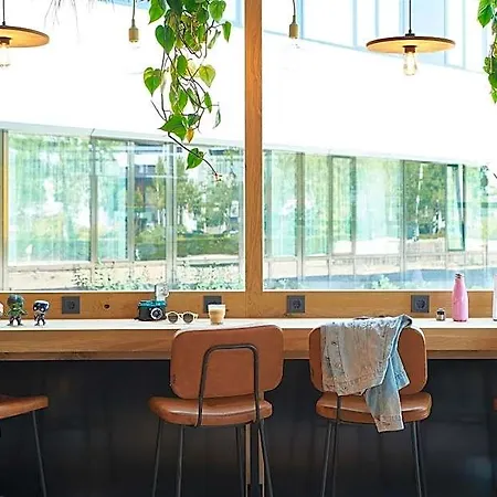 Moxy Amsterdam Schiphol Airport Szálloda