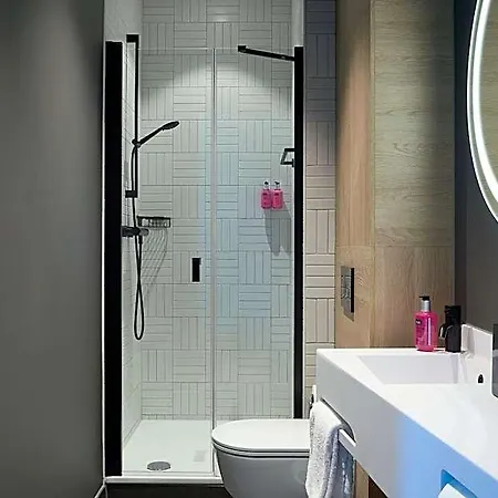 Moxy Amsterdam Schiphol Airport Отель Хоофддорп