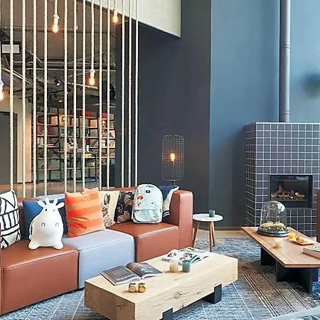 Moxy Amsterdam Schiphol Airport 4*