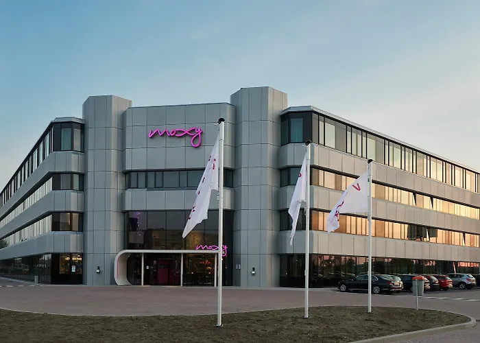 Отель Moxy Amsterdam Schiphol Airport