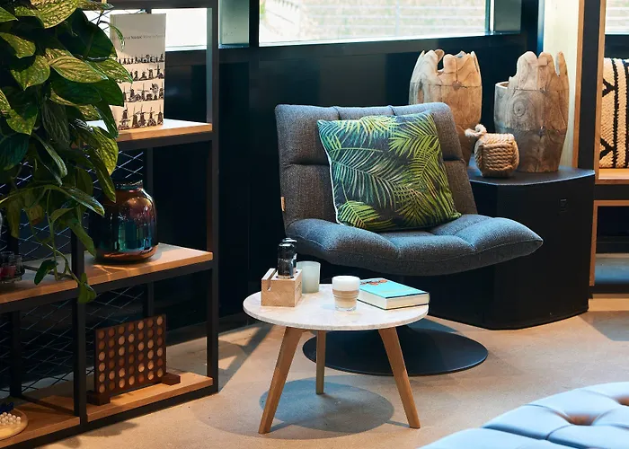 Moxy Amsterdam Schiphol Airport