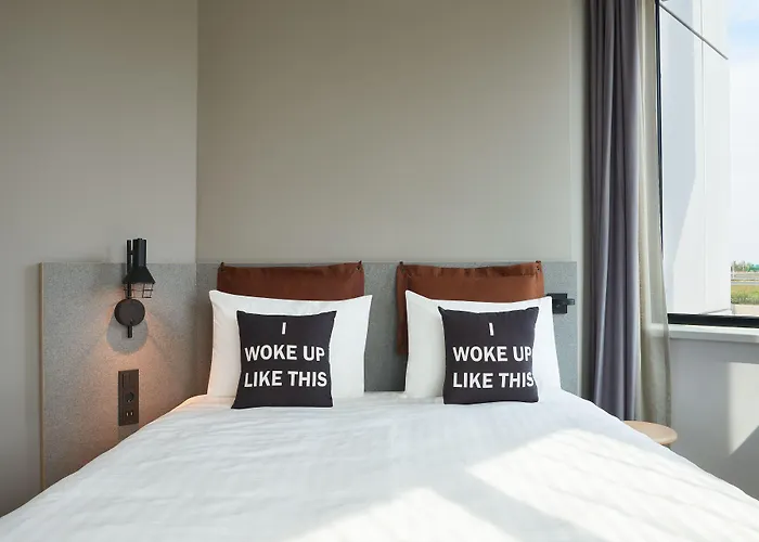 Hotel Moxy Amsterdam Schiphol Airport