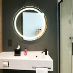 Hotel Moxy Amsterdam Schiphol Airport 4*