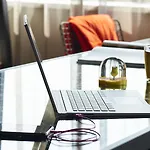 Hotel Moxy Amsterdam Schiphol Airport Hoofddorp