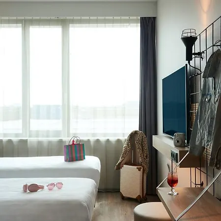 Moxy Amsterdam Schiphol Airport Hotel Hoofddorp